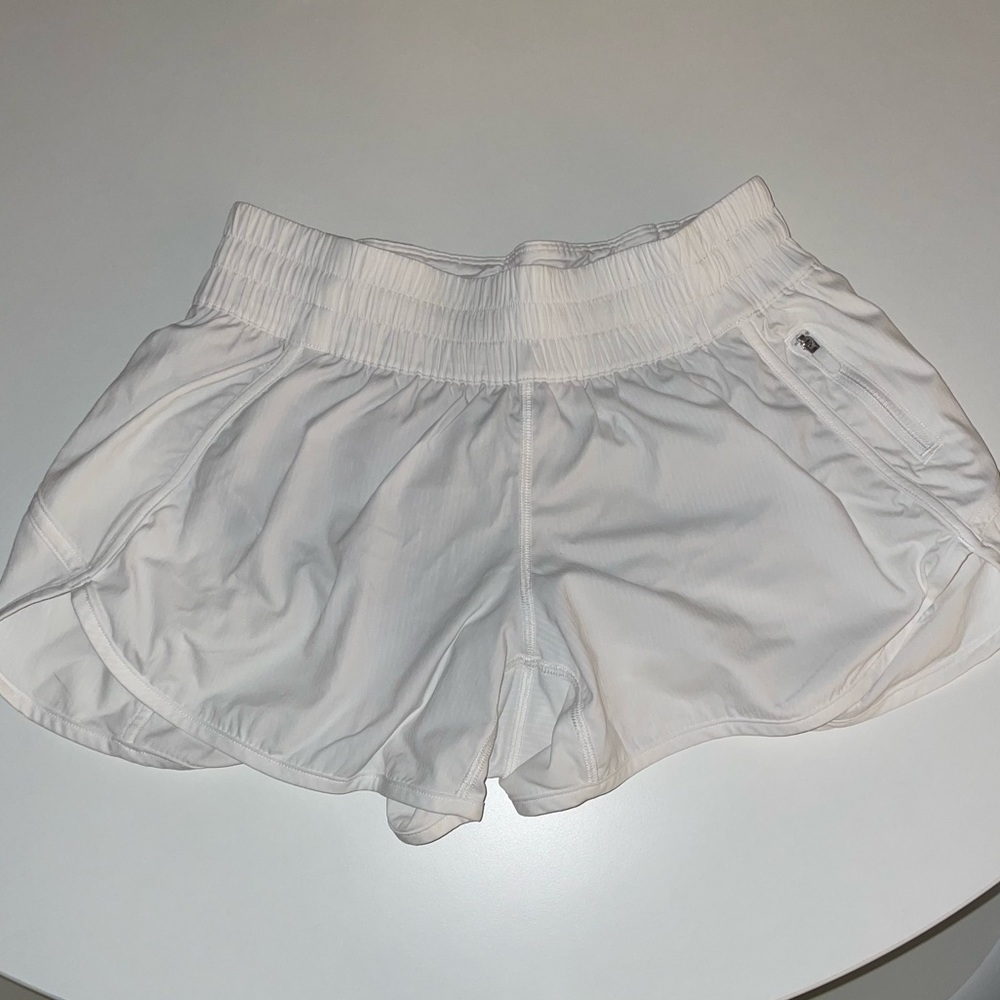 Lululemon Hotty Hot Short 2.5” Size 6